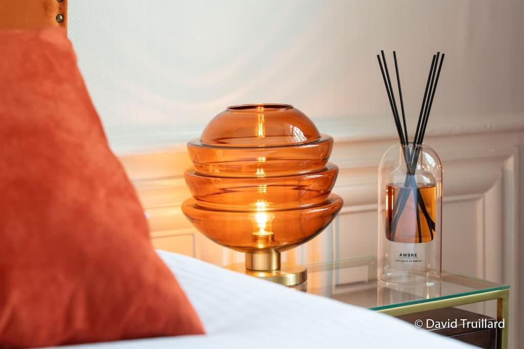 Suites Mana - Matahina Avec Vue Superbe Sur La Place Ducale Et Parking Prive Inclus Charleville-Mézières 外观 照片