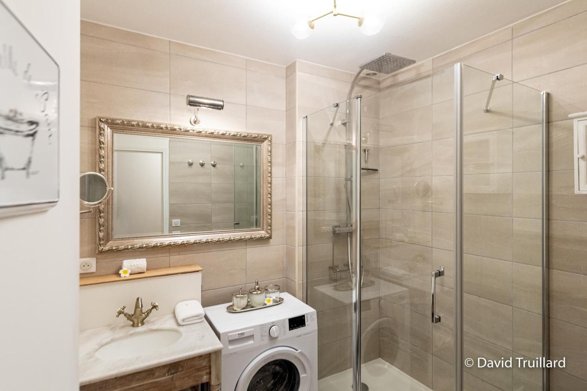 Suites Mana - Matahina Avec Vue Superbe Sur La Place Ducale Et Parking Prive Inclus Charleville-Mézières 外观 照片