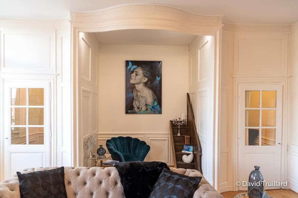 Suites Mana - Matahina Avec Vue Superbe Sur La Place Ducale Et Parking Prive Inclus Charleville-Mézières 外观 照片