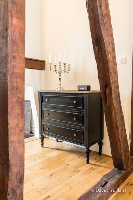 Suites Mana - Matahina Avec Vue Superbe Sur La Place Ducale Et Parking Prive Inclus Charleville-Mézières 外观 照片
